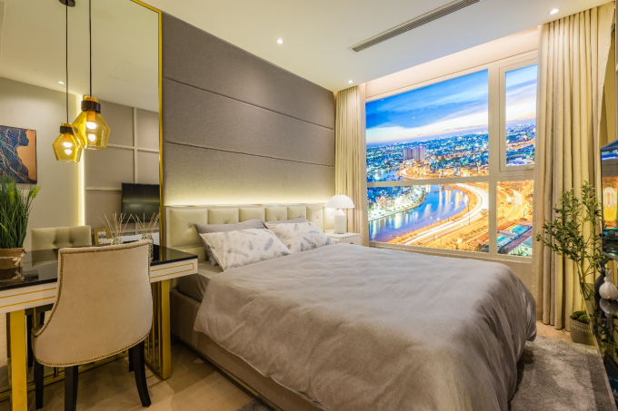 D&ograve;ng s&ocirc;ng hiền h&ograve;a b&ecirc;n cửa sổ gi&uacute;p l&ograve;ng người b&igrave;nh y&ecirc;n v&agrave; thi vị giữa cuộc sống S&agrave;i th&agrave;nh đầy hối hả.