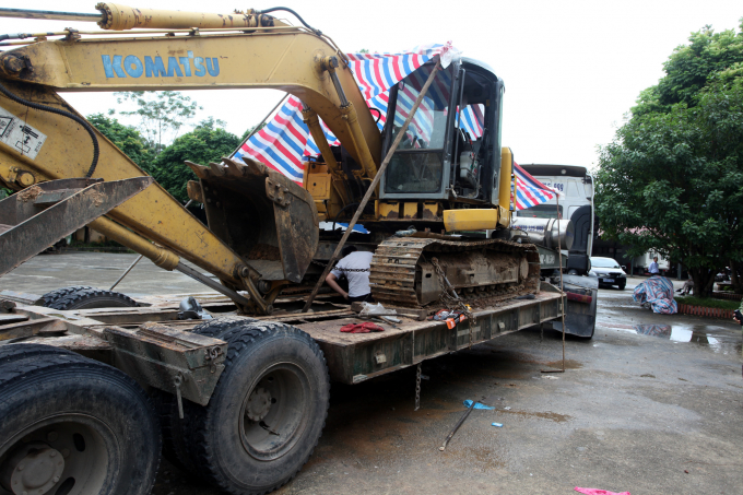 C&aacute;c đối tượng c&ugrave;ng tang vật tại cơ quan điều tra.