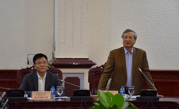 Thường trực Ban B&iacute; thư Trần Quốc Vượng ph&aacute;t biểu tại buổi l&agrave;m việc.