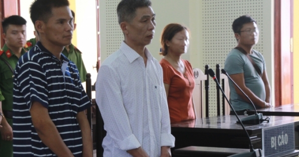 Rủ nhau góp tiền mua 1 kg ma túy đá, cả hai cùng lĩnh 18 năm tù