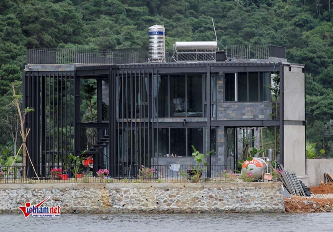 Lấn&nbsp;hồ Đồng Đ&ograve; x&acirc;y dựng c&ocirc;ng tr&igrave;nh ki&ecirc;n cố&nbsp;