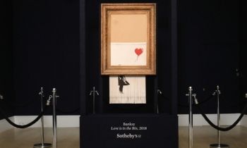 Bức tranh 1,4 triệu đô bị cắt vụn ngay sau phiên đấu giá