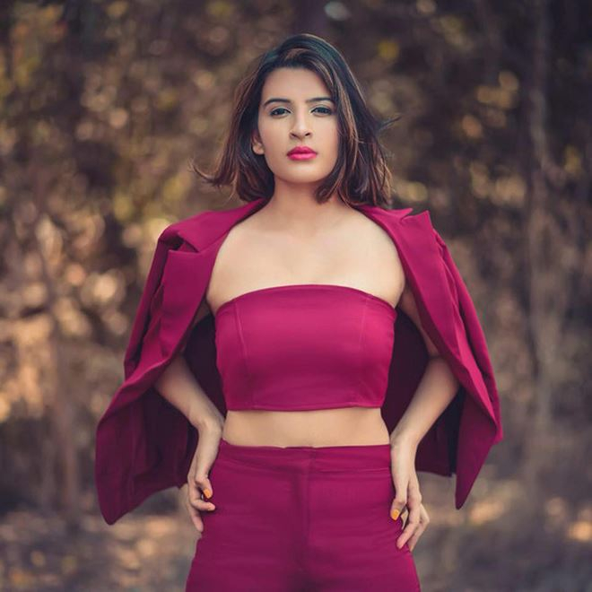 Người mẫu Mansii Dixit bị giết ở tuổi 20