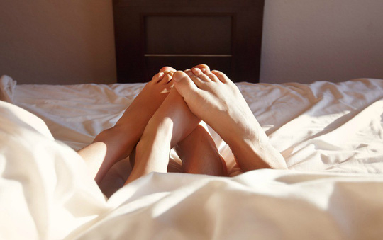 HSV-1 - chủng virus l&acirc;y truyền qua đường t&igrave;nh dục, g&acirc;y c&aacute;c vết loẹt, mụn rộp quanh miệng v&agrave; cơ thể, c&oacute; thể dẫn tới Alzheimer nhiều năm sau - ảnh minh họa từ internet