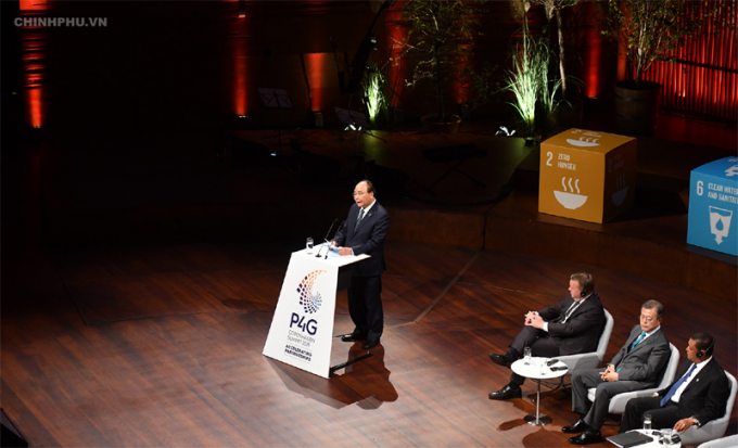 Thủ tướng ph&aacute;t biểu tại Hội nghị Thượng đỉnh P4G. Ảnh: VGP/Quang Hiếu