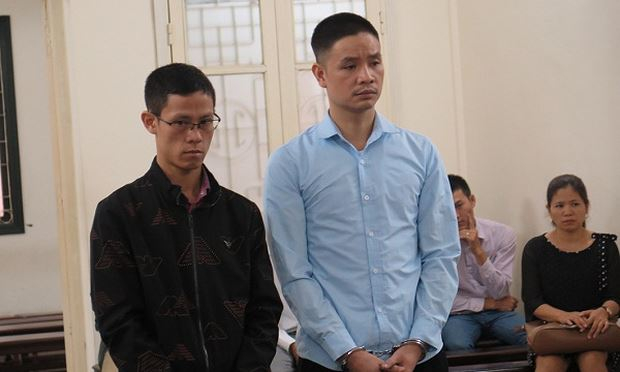 Bị c&aacute;o Điệp v&agrave; Qu&acirc;n tại t&ograve;a.