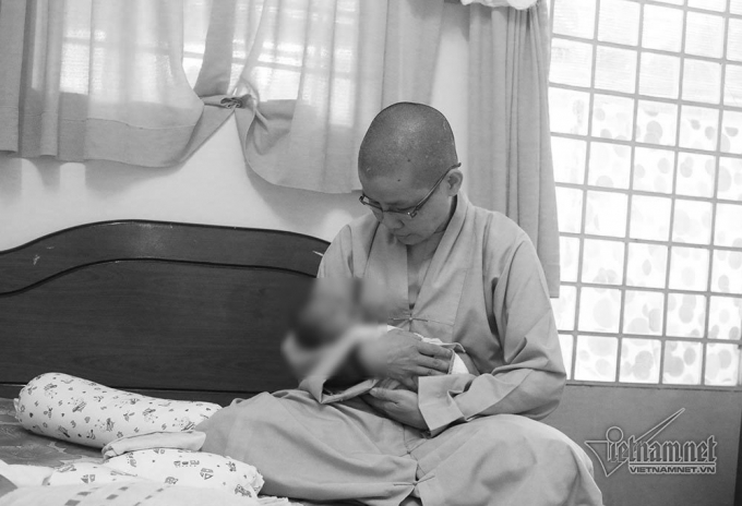 Sư c&ocirc; Ch&uacute;c Từ, người cưu mang những c&ocirc; g&aacute;i tr&oacute;t dại.