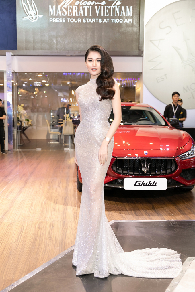 Th&ugrave;y Dung đ&atilde; tốt nghiệp Đại học Ngoại thương TP HCM v&agrave; tập trung theo đuổi nghệ thuật trong thời gian tới. Người đẹp được gia đ&igrave;nh ho&agrave;n to&agrave;n tin tưởng v&agrave; ủng hộ.