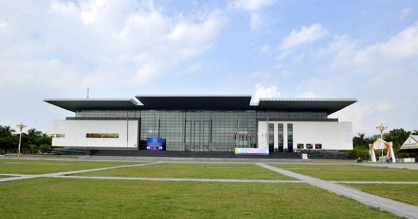 Tỉnh Vĩnh Phúc lên tiếng về Nhà hát gần 800 tỷ xây xong “đắp chiếu”