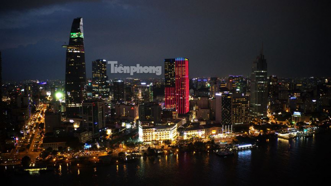 Bến Bạch Đằng nằm ven s&ocirc;ng S&agrave;i G&ograve;n...