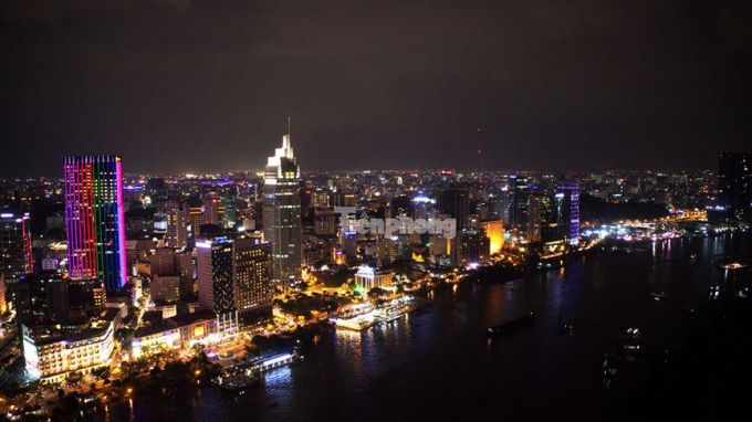 ... chạy d&agrave;i theo tuyến đường T&ocirc;n Đức Thắng.