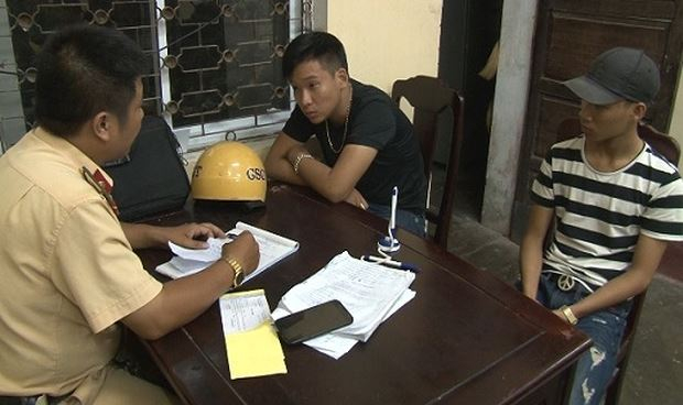 C&aacute;c đối tượng tại cơ quan C&ocirc;ng an.