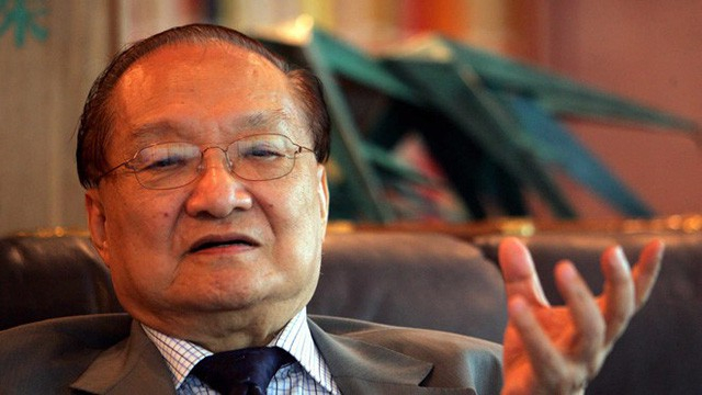 Đến tận cuối đời, Kim Dung vẫn chưa bao giờ ngu&ocirc;i ngoai nỗi đau mất con.