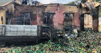 Bình Định: Lửa bùng phát dữ dội sau tiếng nổ lớn tại kho chứa thuốc xịt muỗi