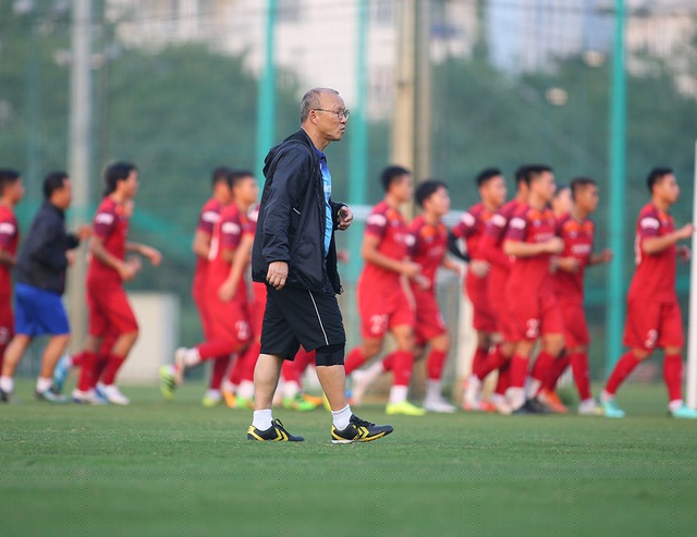 HLV Park Hang Seo yêu cầu tập nặng khi trận đấu với Malaysia đang đến gần