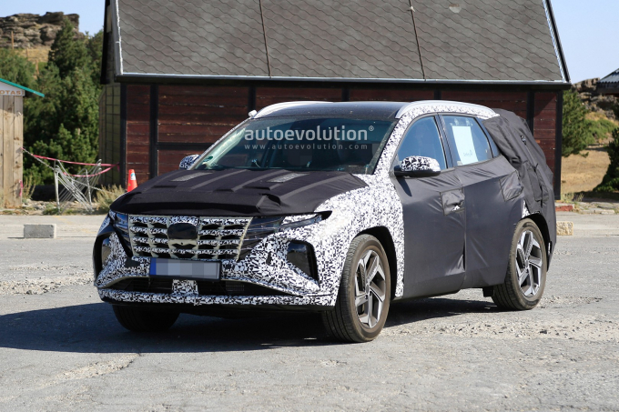 2021-hyundai-tucson-makes-spyshots-debut-looks-epic-137285_1