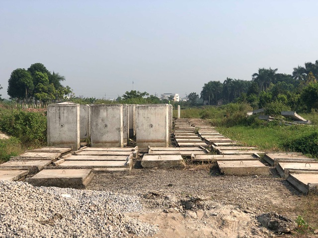 Lối dẫn vào hiện trường vụ án.