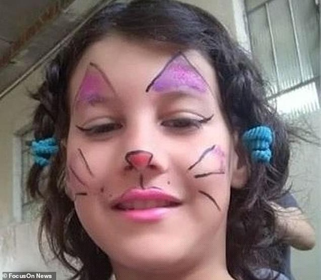 Raíssa Caparelli tham dự 1 lễ hội từ thiện cùng gia đình trước khi mất tích. 