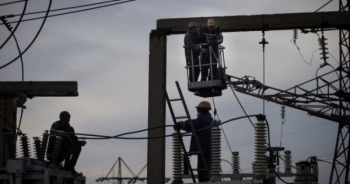 Ukraine nối lại nhập khẩu điện từ Nga