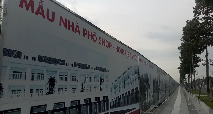 Bên ngoài khu đất 43ha đang làm dự án.