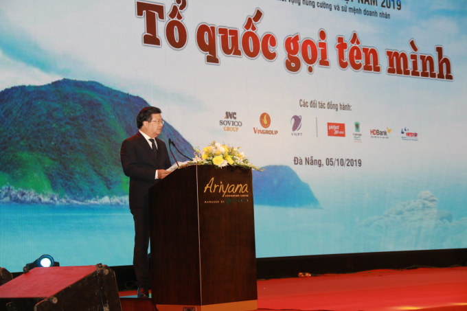 Phó Thủ tướng Trịnh Đình Dũng phát biểu về sứ mệnh cao cả của doanh nhân.