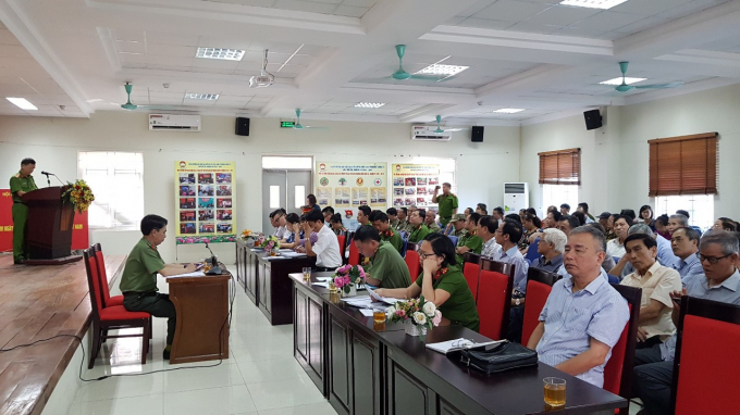 5d0c40384165a73bfe74