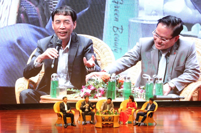 Các chuyên gia kinh tế, tài chính thảo luận tại buổi tọa đàm.