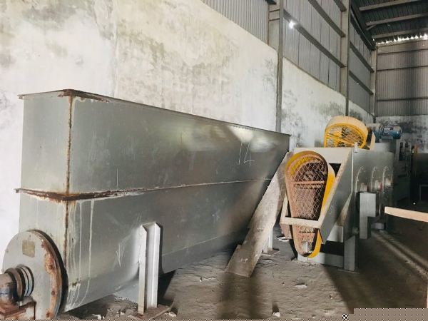 Nhiều bộ phận máy móc đã bị hoen gỉ. Ảnh: Trần Quý