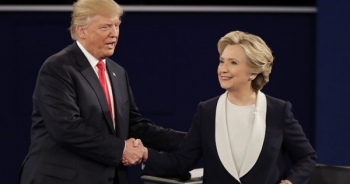 Bà Clinton nhắn ông Trump: "Đừng thách tôi"