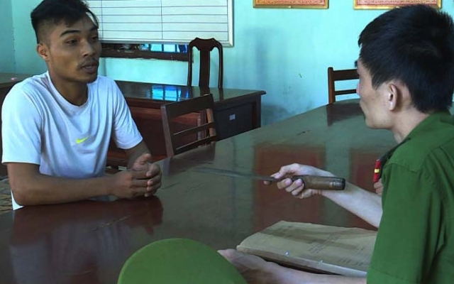 Nghi dụ dỗ vợ mình, người chồng chém đứt lìa cánh tay của cán bộ y tế xã