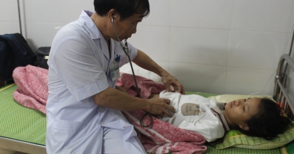 Trên đường đi học về, 5 học sinh bị sét đánh nhập viện