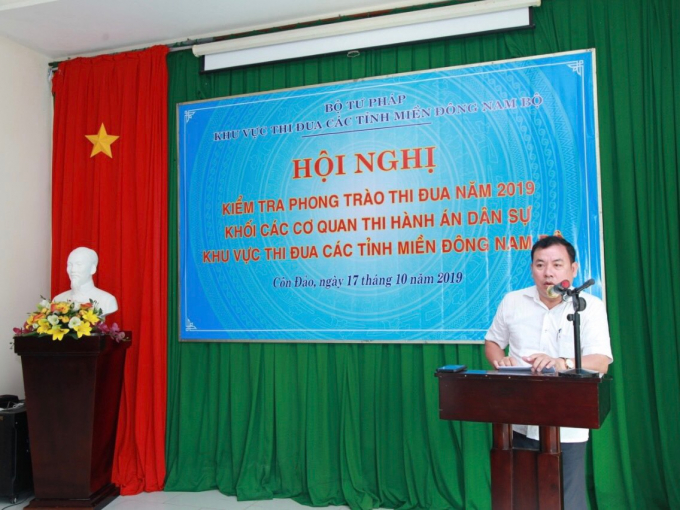 13FEDBFE-4CD4-4689-9CB7-E8F034AFD05D.