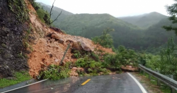 Dự báo thời tiết ngày 18/10: Miền Bắc trời trở rét, miền Trung mưa lớn