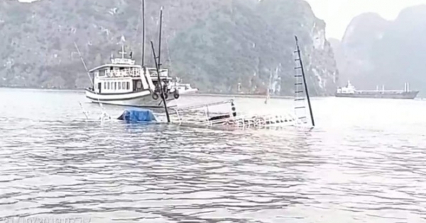Va chạm với tàu chở đá, tàu du lịch chìm trên vịnh Hạ Long