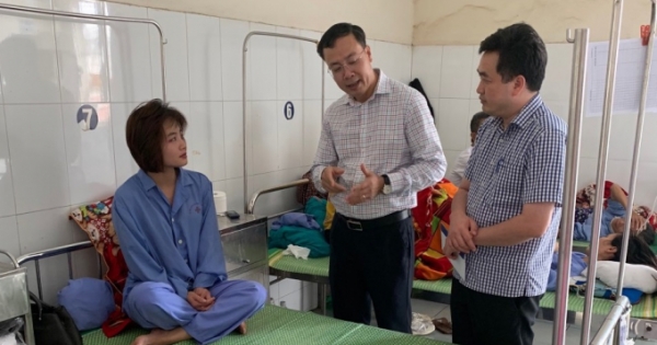 4 thanh niên đánh tới tấp một nữ phụ xe buýt: Xí nghiệp xe buýt Cầu Bươu đề nghị xử nghiêm