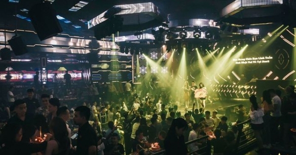 Công an Hà Nội đột kích Star 3 Club, gần 200 dân chơi bị đưa về trụ sở