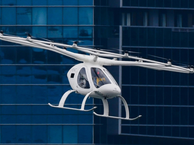 Taxi bay của hãng công nghệ Volocopter bay thử nghiệm tại Singapore ngày 22/10/2019. Ảnh: AFP/TTXVN