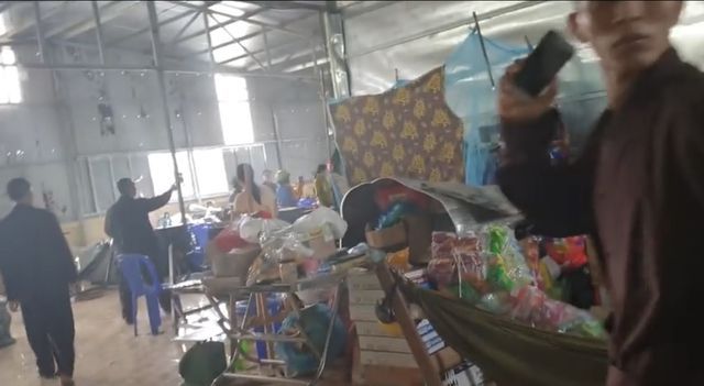 Các nhà tu hành tại đây cho biết bị mất 300 triệu đồng.