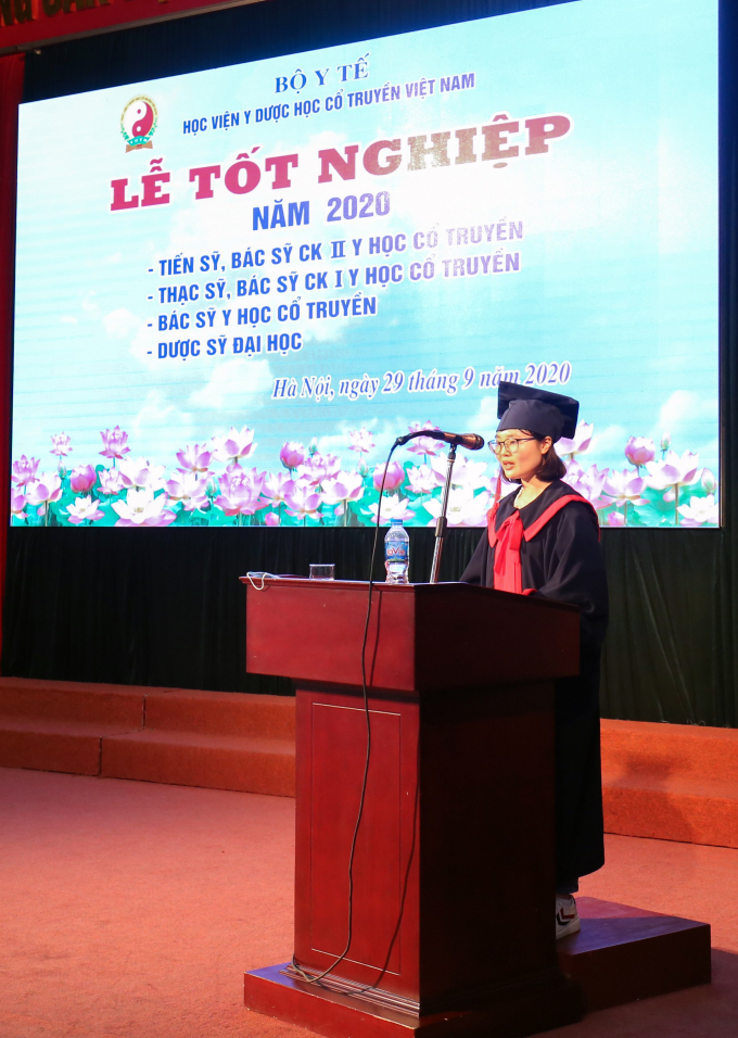 Tổng kết khóa học với những kết quả đạt được: 2 Tiến sỹ, 31 Thạc sỹ, 13 Chuyên khoa II, 139 Chuyên khoa I, 589 bác sĩ YHCT chính quy, 95 Dược sĩ và 43 sinh viên liên thông chính quy.