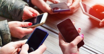 Bộ Giáo dục - Đào tạo: Sẽ có hướng dẫn sử dụng điện thoại trong lớp học, không phải thích thì dùng