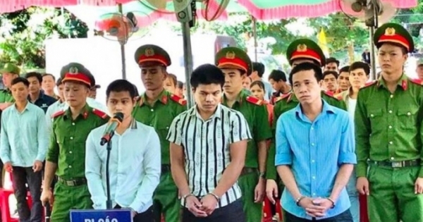 Giết người vì nghi “cầm đồ thuốc độc”, 3 thanh niên lãnh 46 năm tù