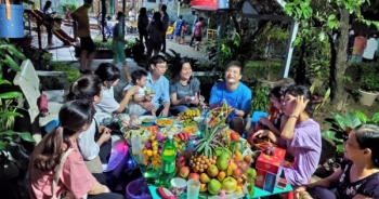 Trung thu của em là tình thân gia đình và cộng đồng