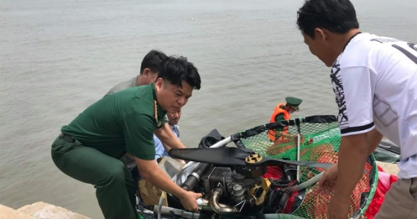 Bộ đội Biên phòng ứng cứu người đàn ông bay dù lượn gặp nạn rơi xuống biển