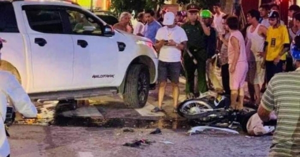 Quảng Ninh: Va chạm với xe bán tải, hai thanh niên nhập viện