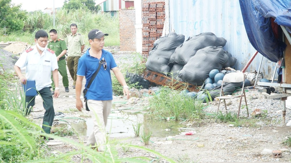 Quảng Ninh: Bắt quả tang một Công ty đạo bản quyền công nghệ sàn bóng xây dựng quang ninh bat qua tang mot cong ty dao ban quyen cong nghe san bong xay dung
