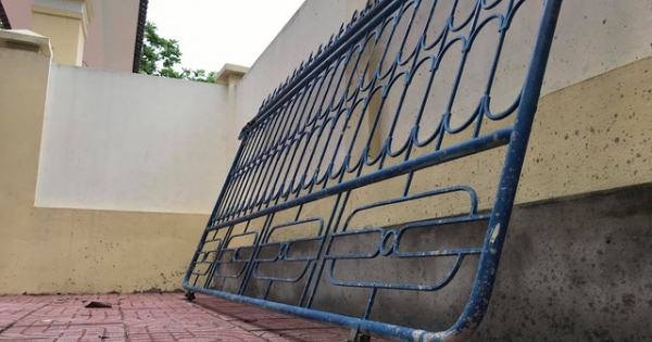 Lại sập cổng trường tại Nghệ An làm một học sinh lớp 3 bị thương