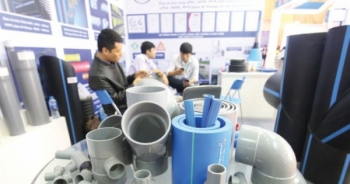 Cổ phiếu ngành nhựa "đổi màu"