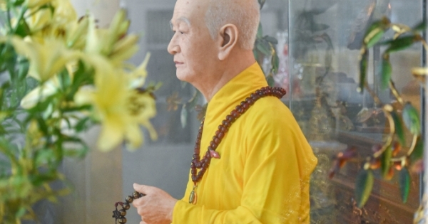 Ngỡ ngàng tước bức tượng giống hệt “người thật” tại ngôi chùa 600 tuổi