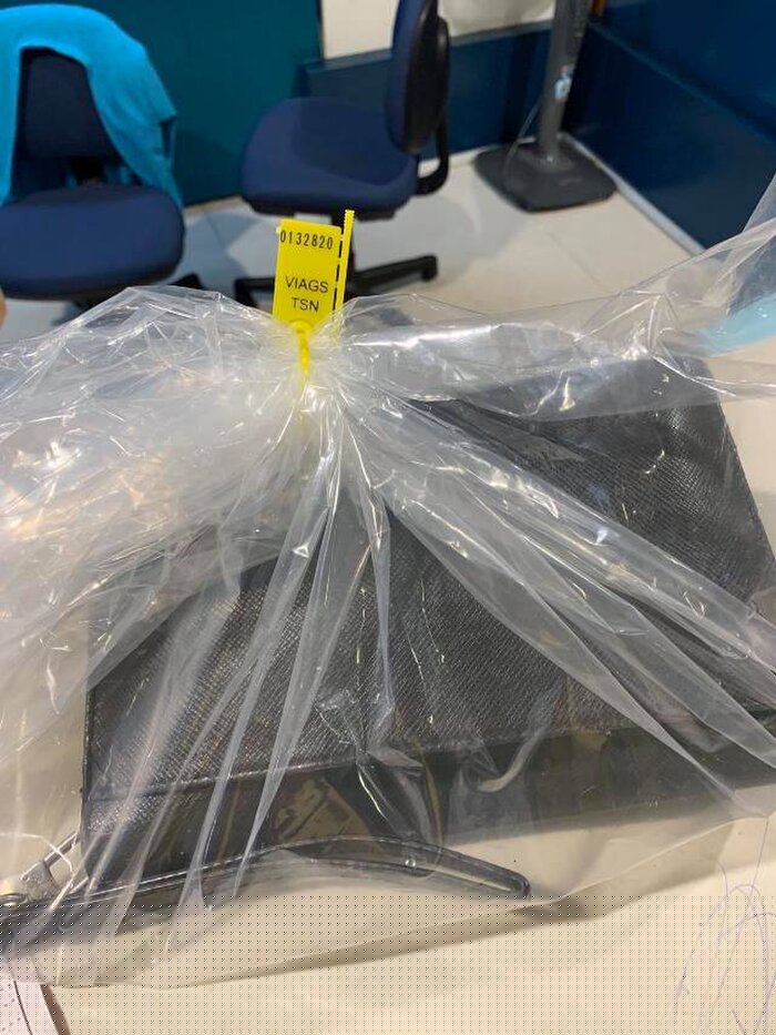 Túi xách hành khách bỏ quên trên máy bay