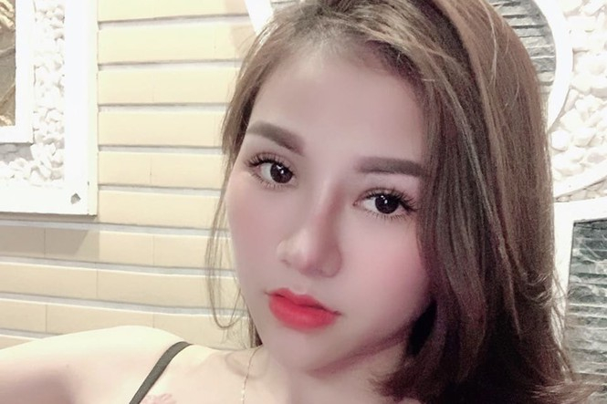 Khuôn mặt baby cùng cách ăn mặc sang chảnh của má mì 9x được đăng tải trên mạng xã hội.